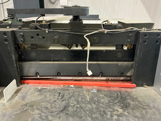 5508px papiersnijmachine - afbeelding 6 van  10