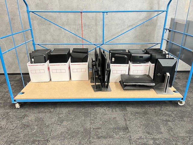 55x 22" monitor - divers - afbeelding 1 van  5