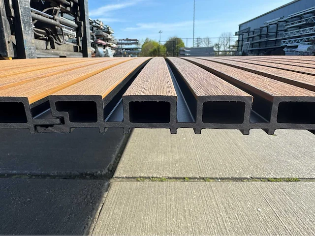 5g teak composiet gevel paneel bij (120x) - afbeelding 29 van  34