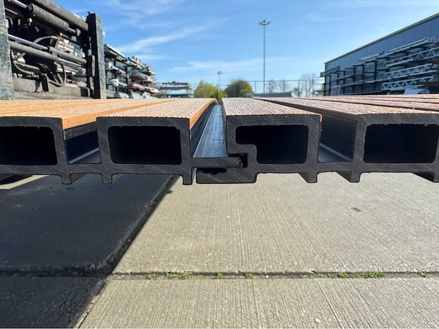 5g teak composiet gevel paneel bij (45x) - afbeelding 1 van  20