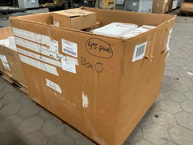 5r and 13r safety boots (45x) - afbeelding 1 van  5