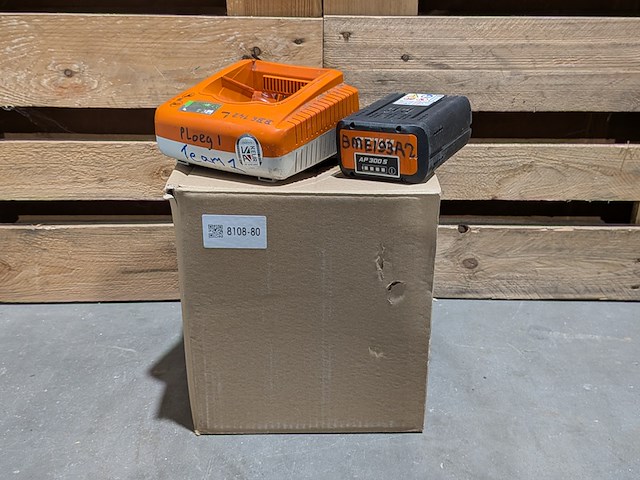 5x acculader, stihl, al 500, incl. 1x accu, stihl ap 300 s - afbeelding 1 van  6