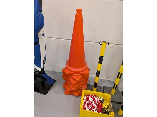 5x afzetpaal met ketting en 8x pion - afbeelding 5 van  5