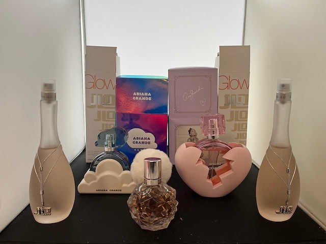 5x ariana grande en jlo parfum - afbeelding 1 van  2