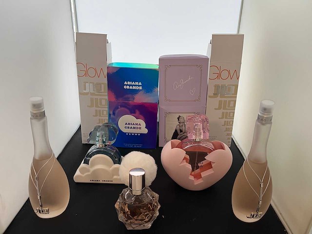 5x ariana grande en jlo parfum - afbeelding 2 van  2