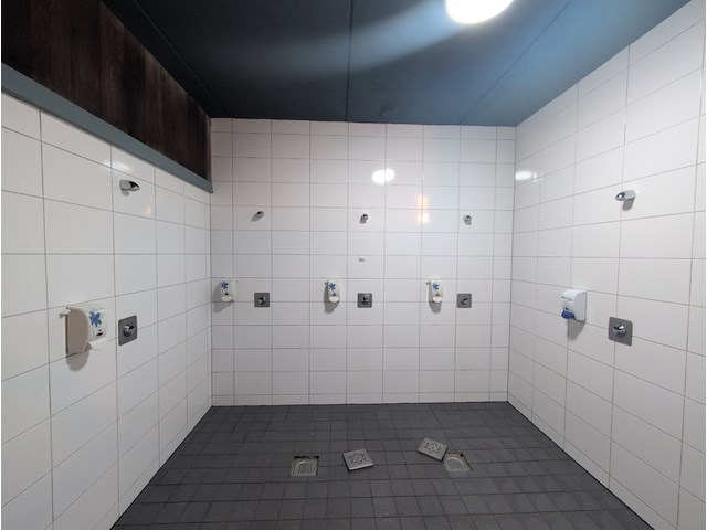 5x automatische douche met regelunit en anti-legionellasysteem, kohler mira, pulse rada - afbeelding 1 van  11