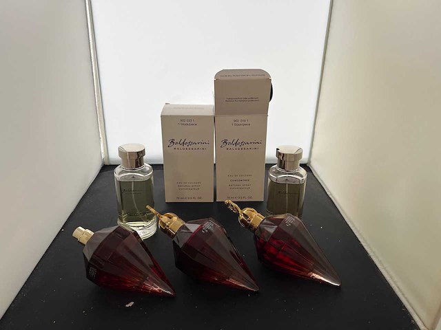 5x baldessarini en katy perry parfum - afbeelding 2 van  2