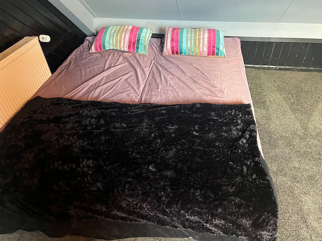 5x bedden, éénpersoons, wit matras - afbeelding 2 van  7