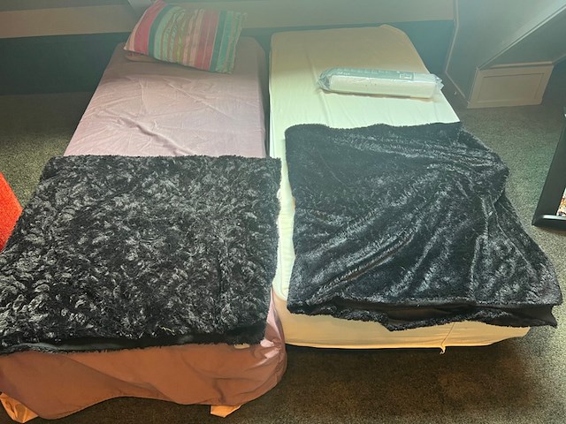 5x bedden, éénpersoons, wit matras - afbeelding 3 van  7