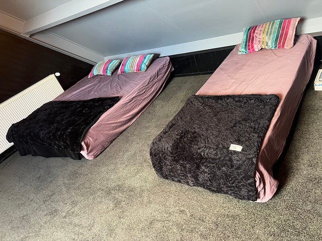 5x bedden, éénpersoons, wit matras - afbeelding 7 van  7