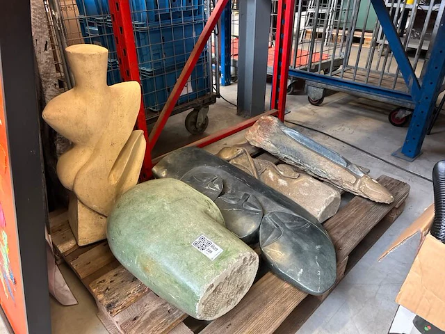 5x beelden / sculptuur - afbeelding 1 van  5