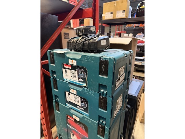 5x bouwgereedschap in koffer, 1x accu, 1x lader makita, 2x djdjv182zj, 1x dhs630zj, 2x dhr242zjv - afbeelding 2 van  8