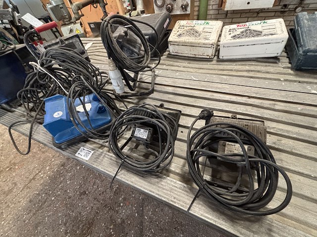 5x bouwlamp, o.a. kelfort, fenon en bosch - afbeelding 1 van  13