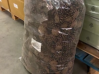 5x dennenappels, zak a 10 kilo - afbeelding 2 van  5