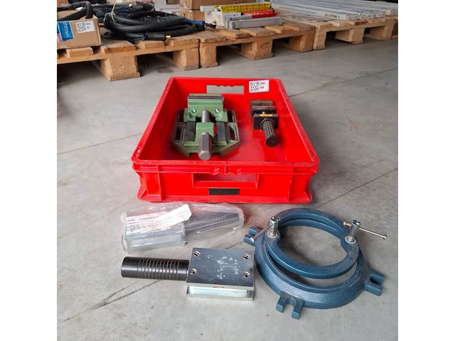 5x divers gereedschap - afbeelding 1 van  9