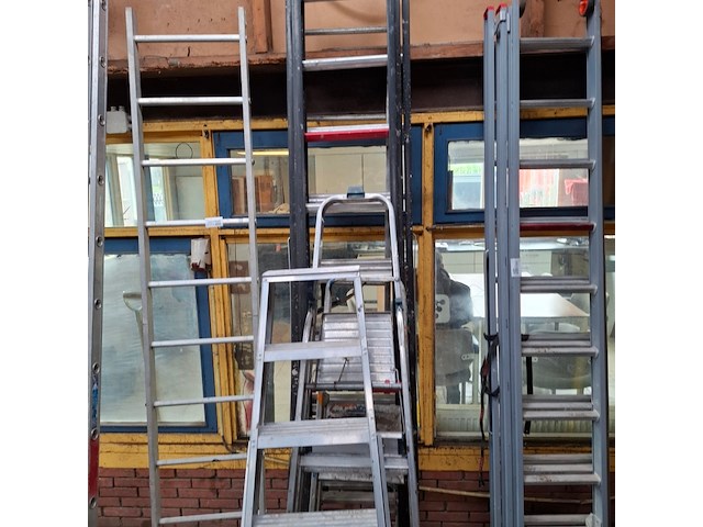 5x diverse ladders en werktrappen - afbeelding 2 van  6