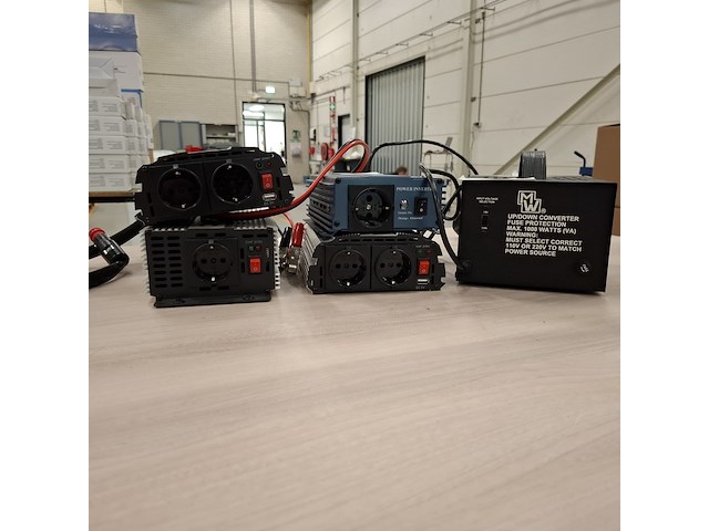 5x diverse omvormers o.a. e-ast - afbeelding 1 van  18