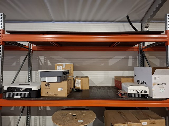 5x diverse omvormers o.a. goodwe, huawei - afbeelding 1 van  11