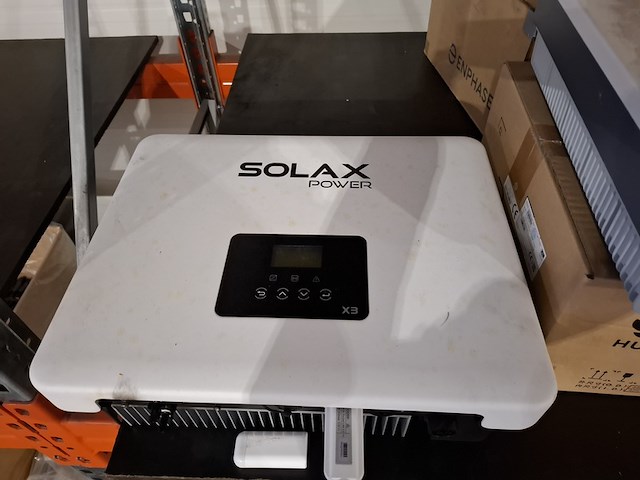 5x diverse omvormers o.a. goodwe, huawei - afbeelding 4 van  11