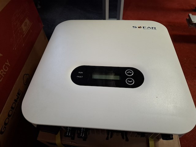 5x diverse omvormers, o.a. goodwe, sofar solar - afbeelding 6 van  10