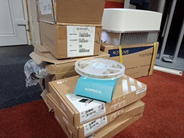 5x diverse omvormers, o.a. goodwe, sofar solar - afbeelding 10 van  10