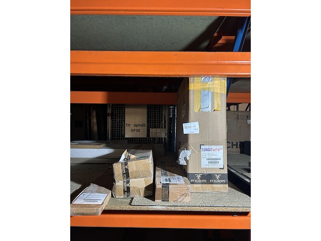 5x diverse (online) winkelvoorraad w.o. timbertech, infantastic - afbeelding 1 van  5