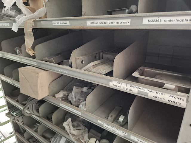 5x diverse werkplaatskast - afbeelding 15 van  32