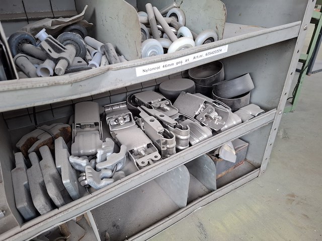 5x diverse werkplaatskast - afbeelding 24 van  32