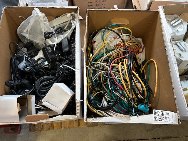 5x doos elektronica w.o. wifi netwerk kabels - afbeelding 3 van  10