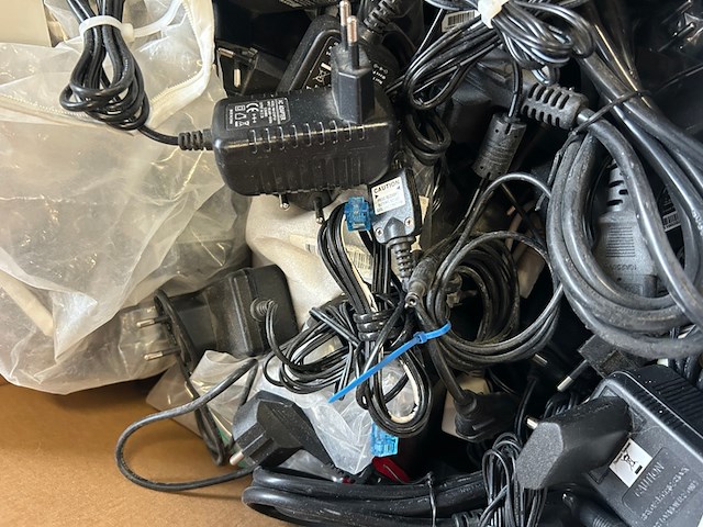 5x doos elektronica w.o. wifi netwerk kabels - afbeelding 5 van  10