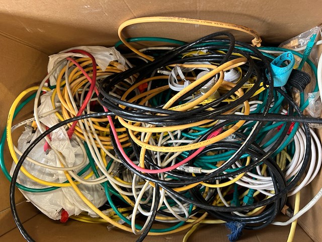 5x doos elektronica w.o. wifi netwerk kabels - afbeelding 6 van  10