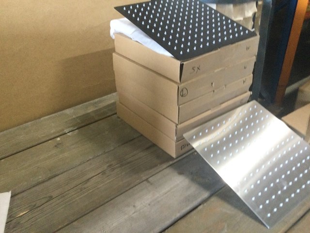 5x douchekop voor regendouche, 3x zwart 2x chroom - afbeelding 2 van  5