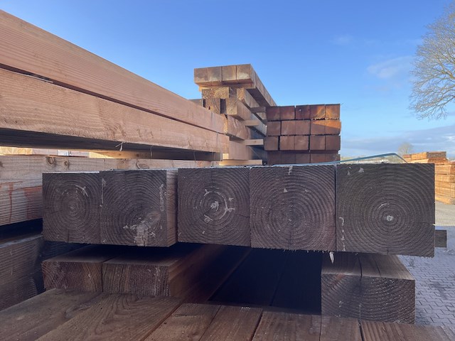 5x douglas balken fijnbezaagd, 200x200mm, lengte 400cm - afbeelding 3 van  3