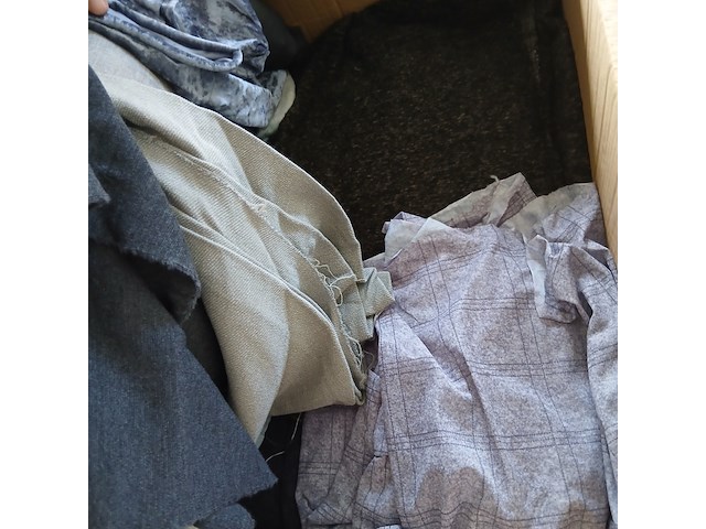 5x dozen vol met diverse soort/kleuren stof - afbeelding 2 van  13