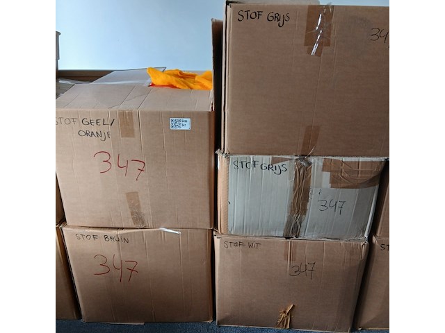 5x dozen vol met diverse soort/kleuren stof - afbeelding 1 van  13
