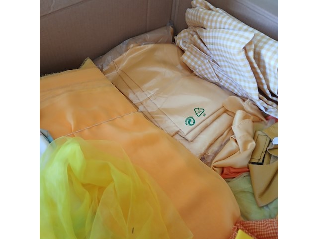 5x dozen vol met diverse soort/kleuren stof - afbeelding 11 van  13