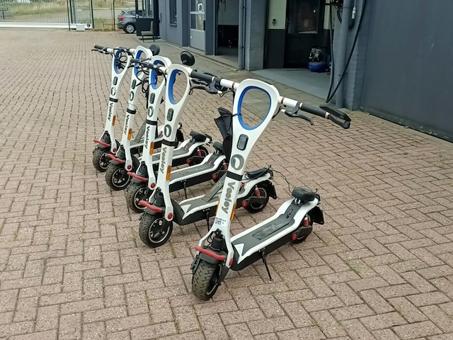 5x elektrische step, veeley, 2019 - afbeelding 1 van  15
