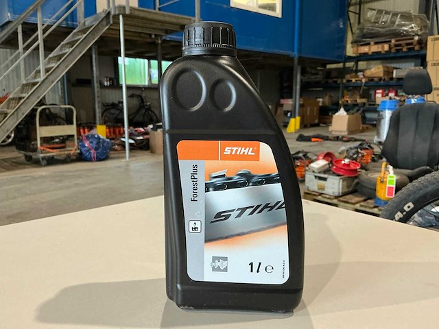 5x fles stihl forest plus kettingzaagolie - afbeelding 1 van  3
