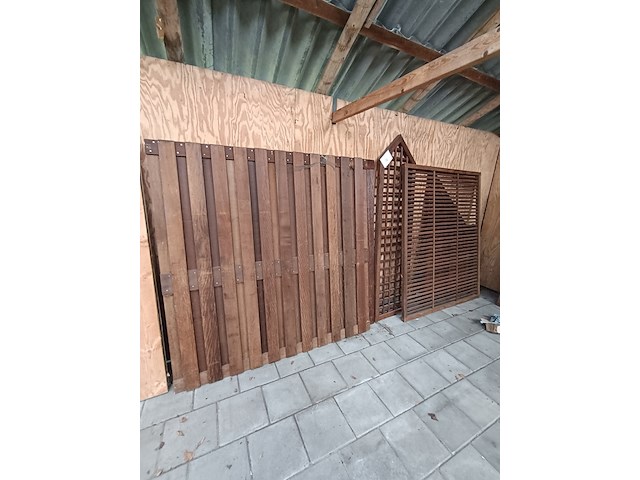 5x hardhouten tuinschermen, diverse maten en modellen - afbeelding 1 van  7