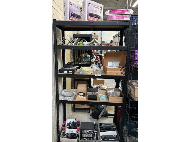 5x inhoud stelling plank w.o. satellietontvanger w.o. gi technology, dexter, samsung - afbeelding 1 van  11