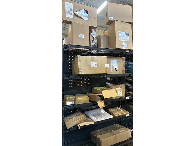 5x inhoud stellingvak (online) winkelvoorraad w.o. levivo, zoomyo - afbeelding 1 van  10