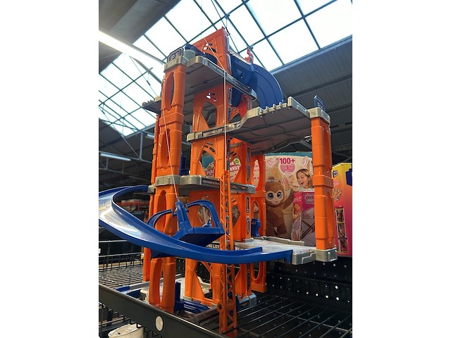 5x inhoud stellingvak w.o. gewichten en speelgoed - afbeelding 2 van  10