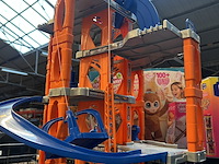 5x inhoud stellingvak w.o. gewichten en speelgoed - afbeelding 2 van  10