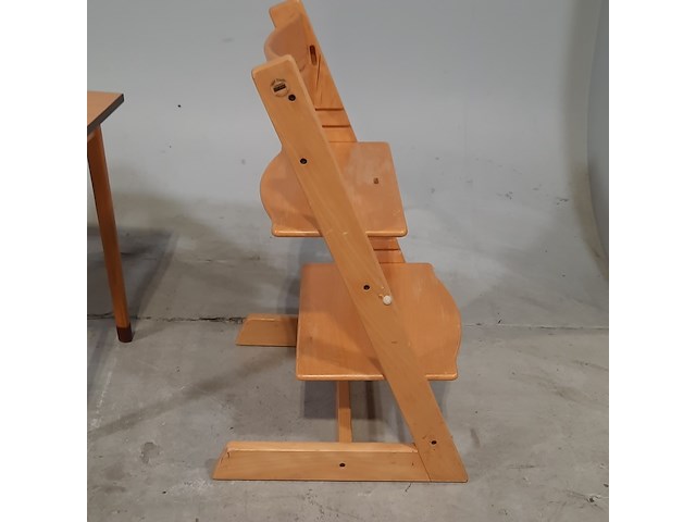 5x kinder stoel en 2x tafel, o.a. stokke - afbeelding 7 van  9
