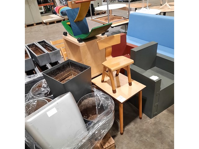 5x kinder stoel en 2x tafel, o.a. stokke - afbeelding 8 van  9
