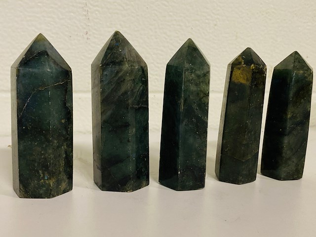 5x labradoriet obelisk 6-zijdig - afbeelding 6 van  7