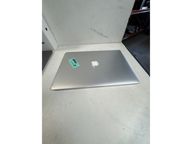 5x laptop apple en microsoft, defect/niet werkend - afbeelding 8 van  14