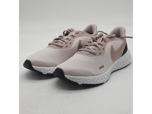 5x paar schoenen, nike, o.a. wmns quest 3 - afbeelding 1 van  28