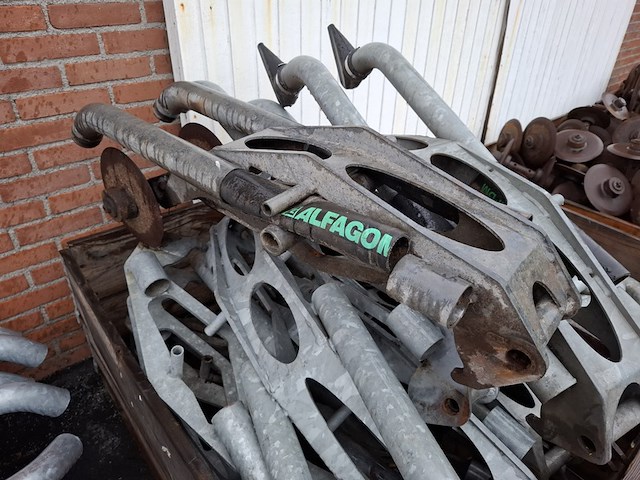 5x pallet bemesteronderdelen o.a. uitlopen - afbeelding 13 van  14