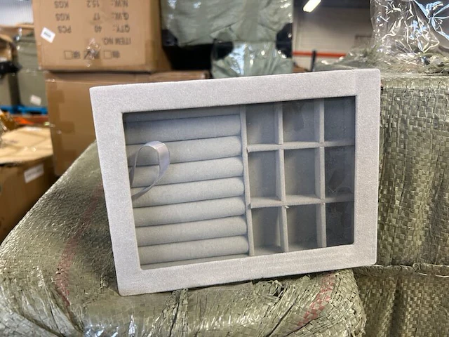 5x pallet luxe sieradenboxen, -opbergers, -displays - afbeelding 2 van  13